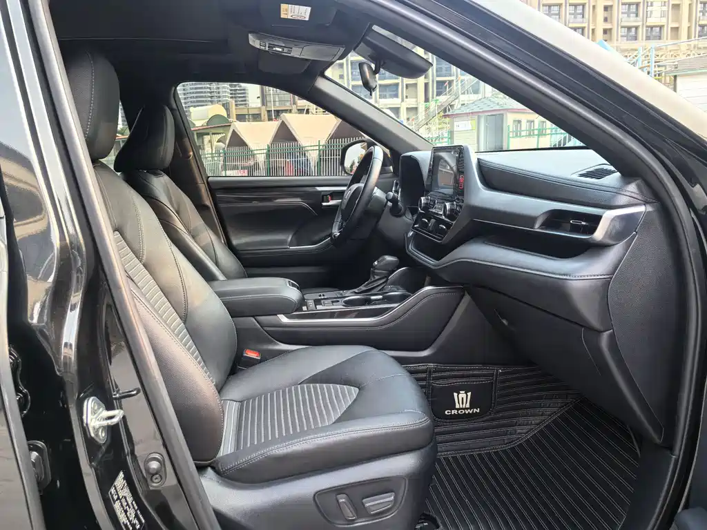 Toyota Crown Kluger — миниатюра 10