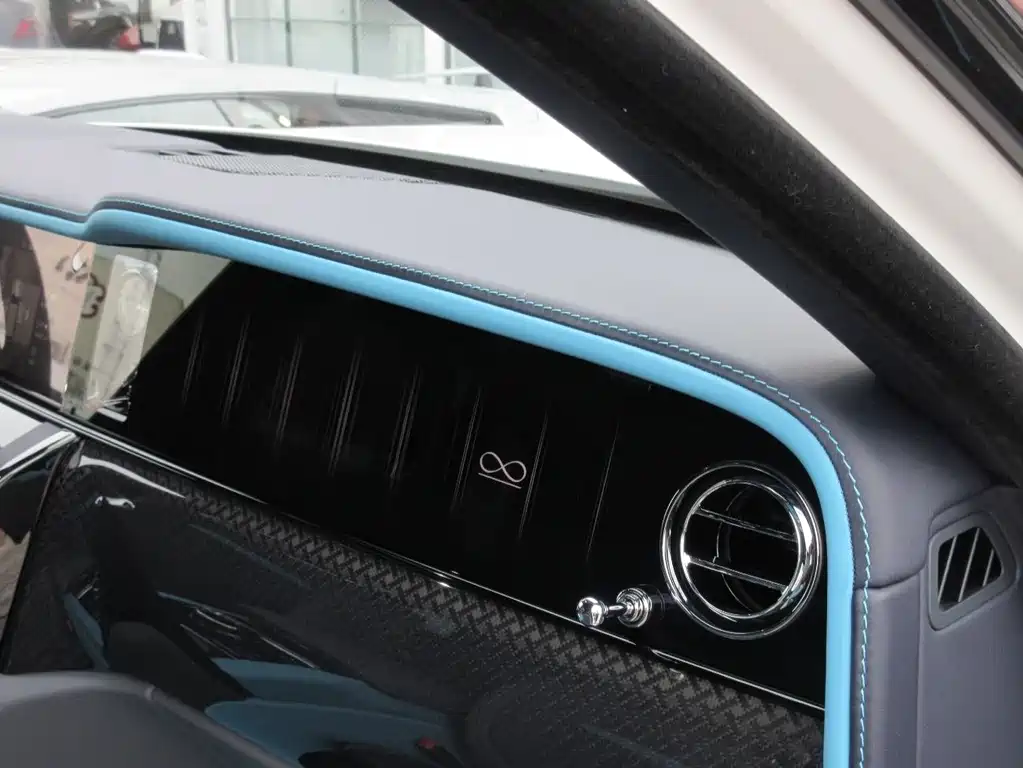Rolls-Royce Cullinan 2025 Black Badge