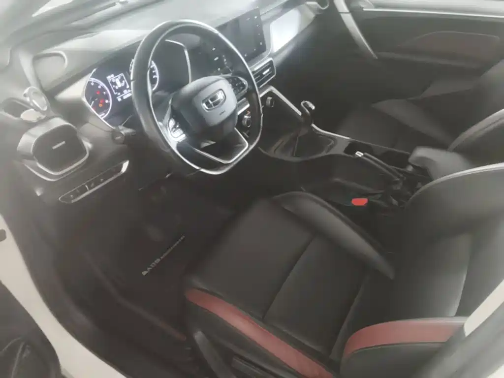 Geely Binyue — миниатюра 16
