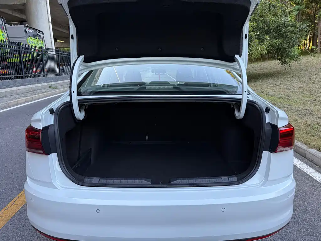 Volkswagen Bora — миниатюра 21