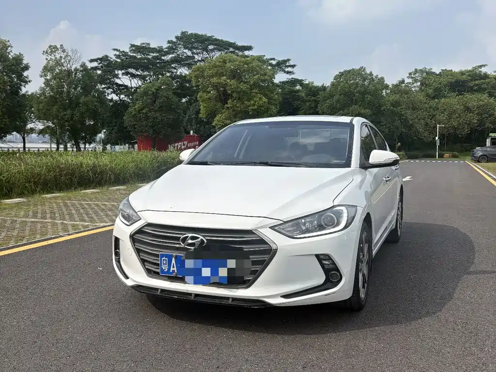 Hyundai Elantra — миниатюра 2