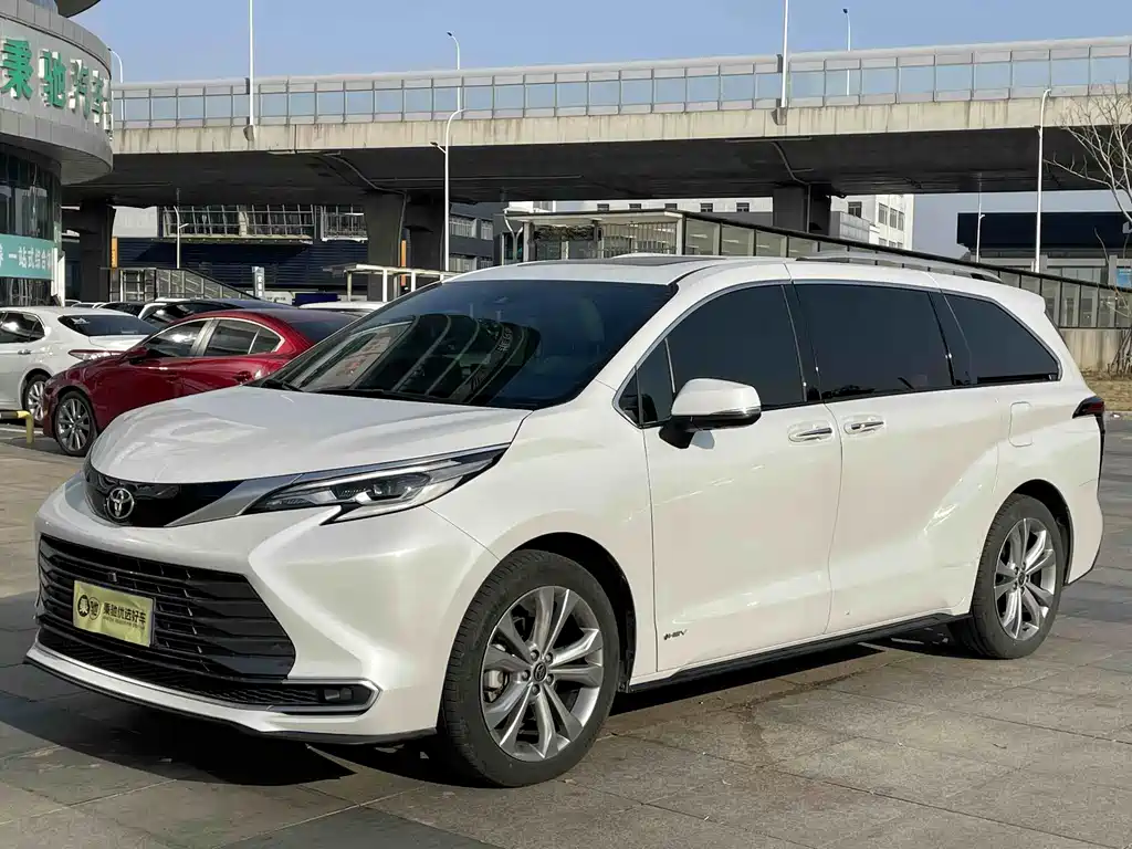 Toyota Sienna 2024