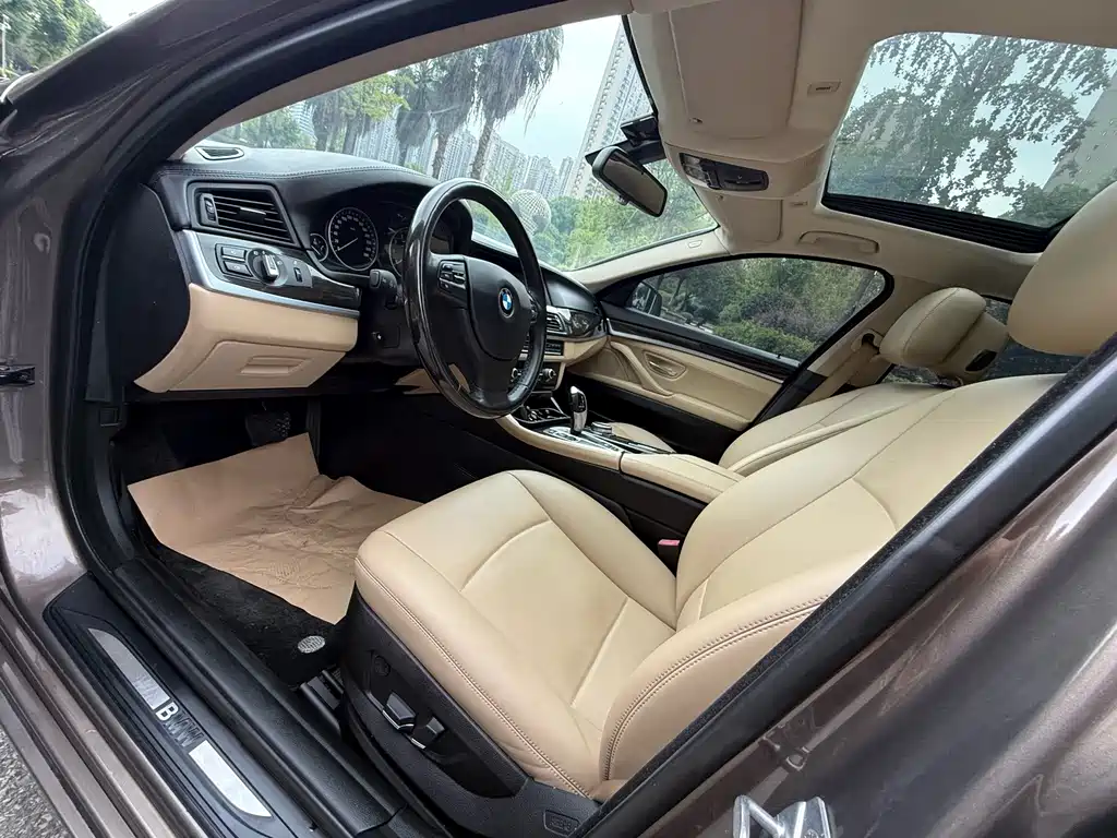 BMW 5 Series — миниатюра 9
