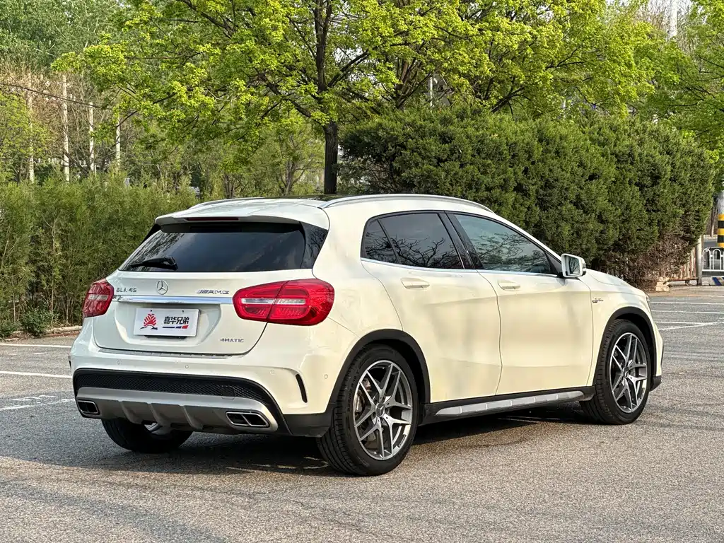 Mercedes-Benz GLA A MG 2015 AMG GLA 45 4MATIC