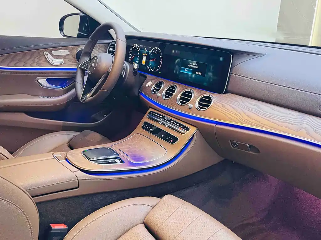 Mercedes-Benz E-Class — миниатюра 7