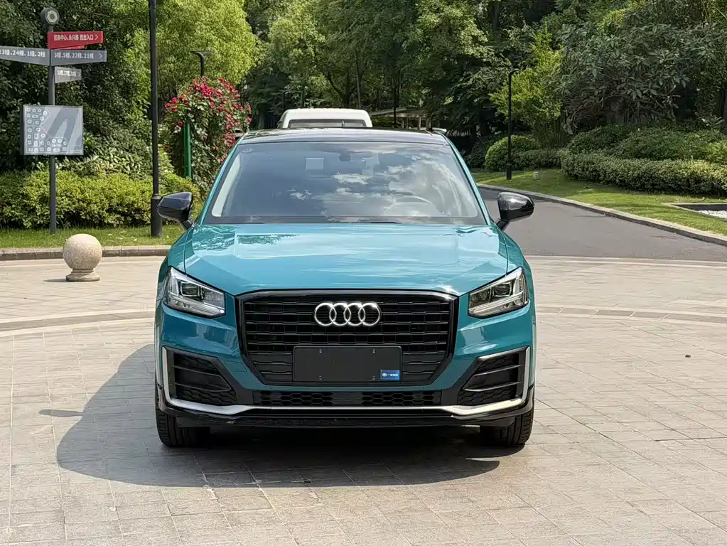 Audi Q2L 2020