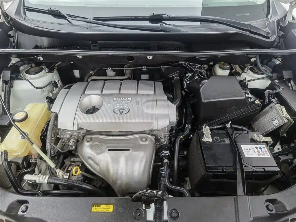 Toyota RAV4 2015 2.5L AT Elite