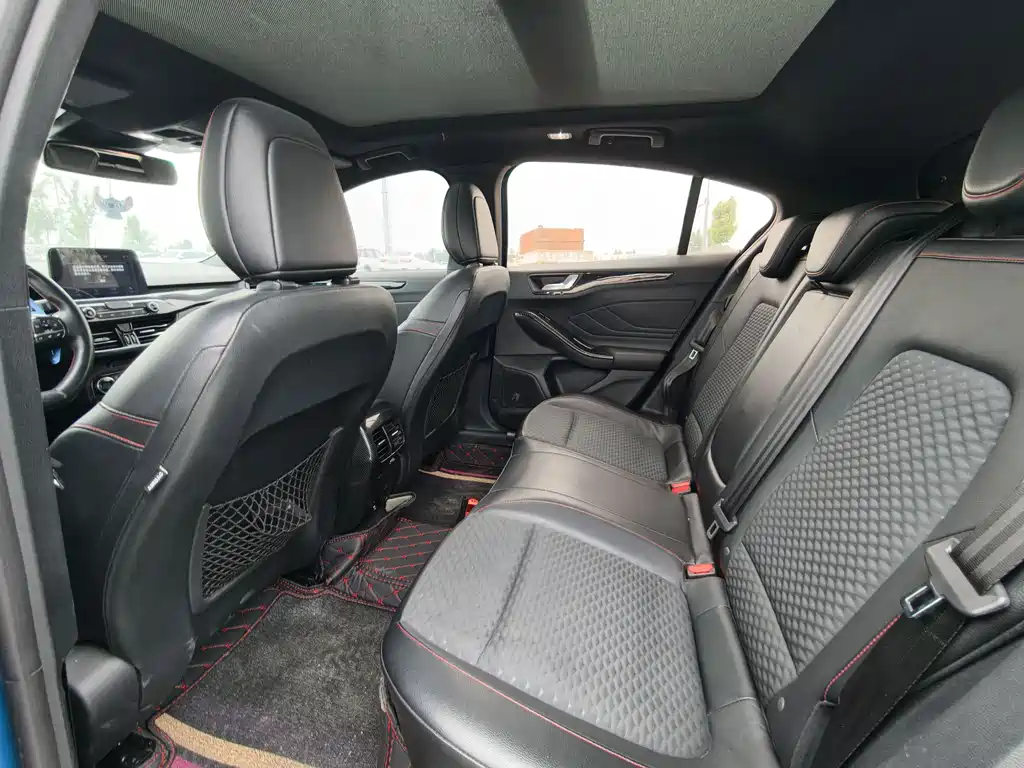 Ford Focus 2020 EcoBoost 180 AT ST Line