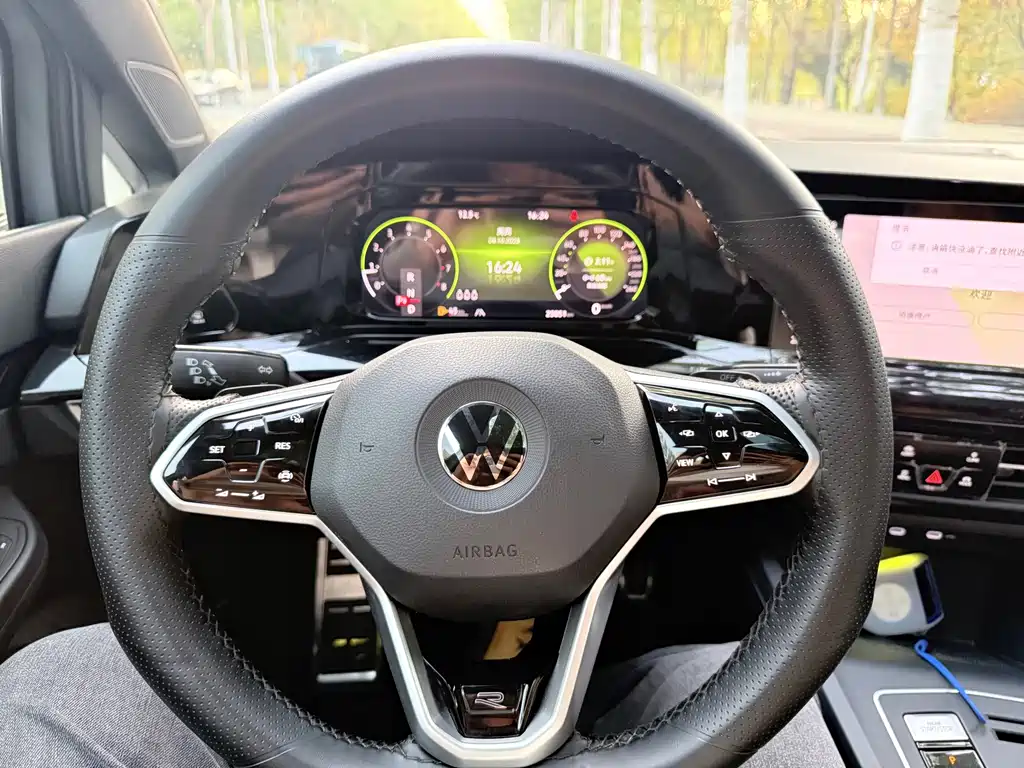 Volkswagen Golf — миниатюра 8