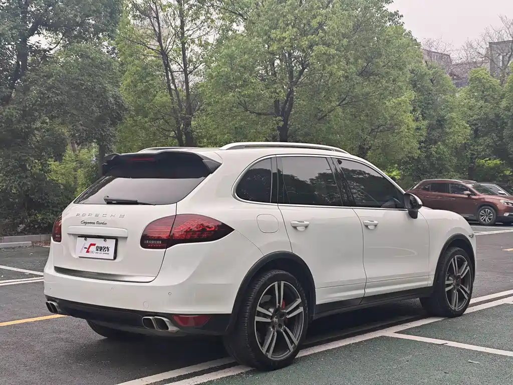 Porsche Cayenne 2011 Cayenne Turbo 4.8T