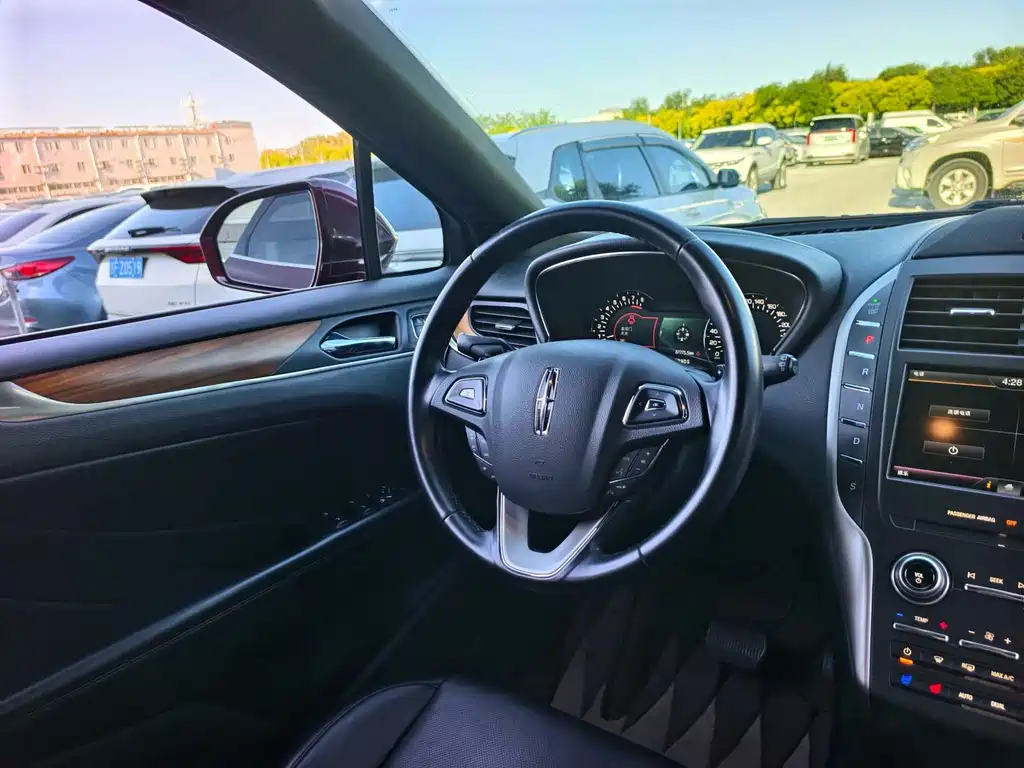 Lincoln MKC — миниатюра 19