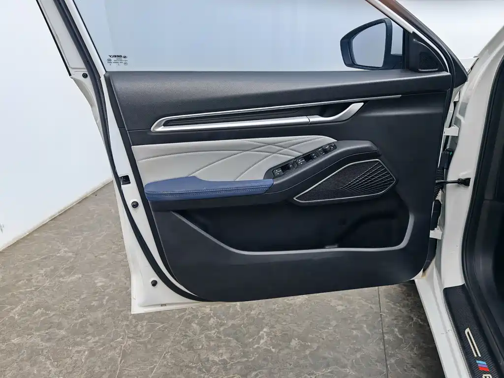 Geely Emgrand — миниатюра 19
