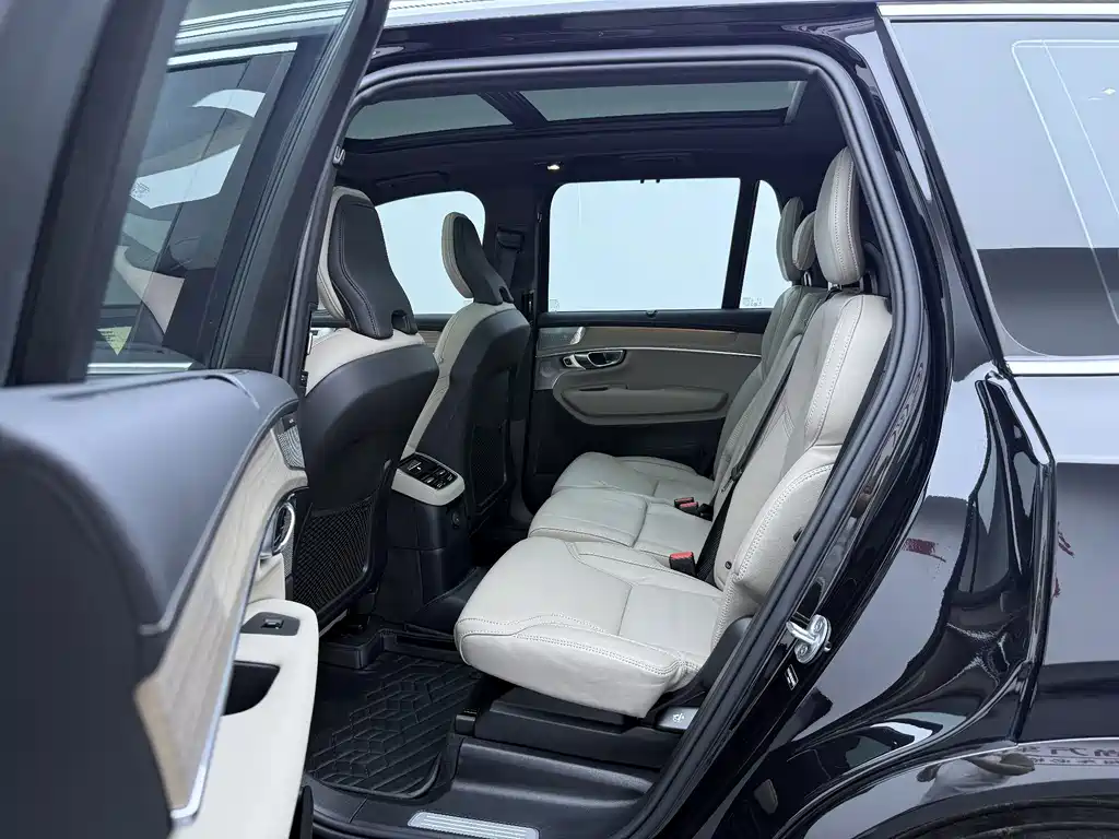 Volvo XC90 PHEV — миниатюра 30