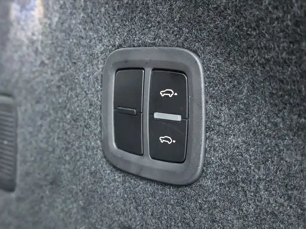 Porsche Cayenne — миниатюра 38