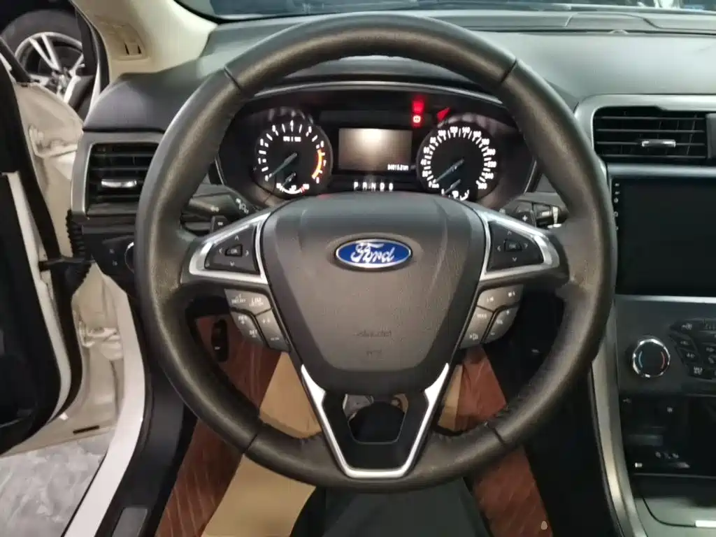 Ford Mondeo — миниатюра 11
