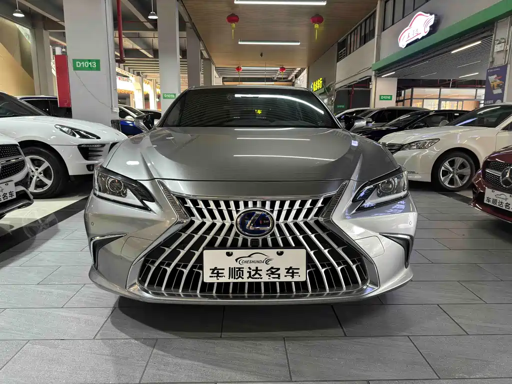 Lexus ES 2020 300h