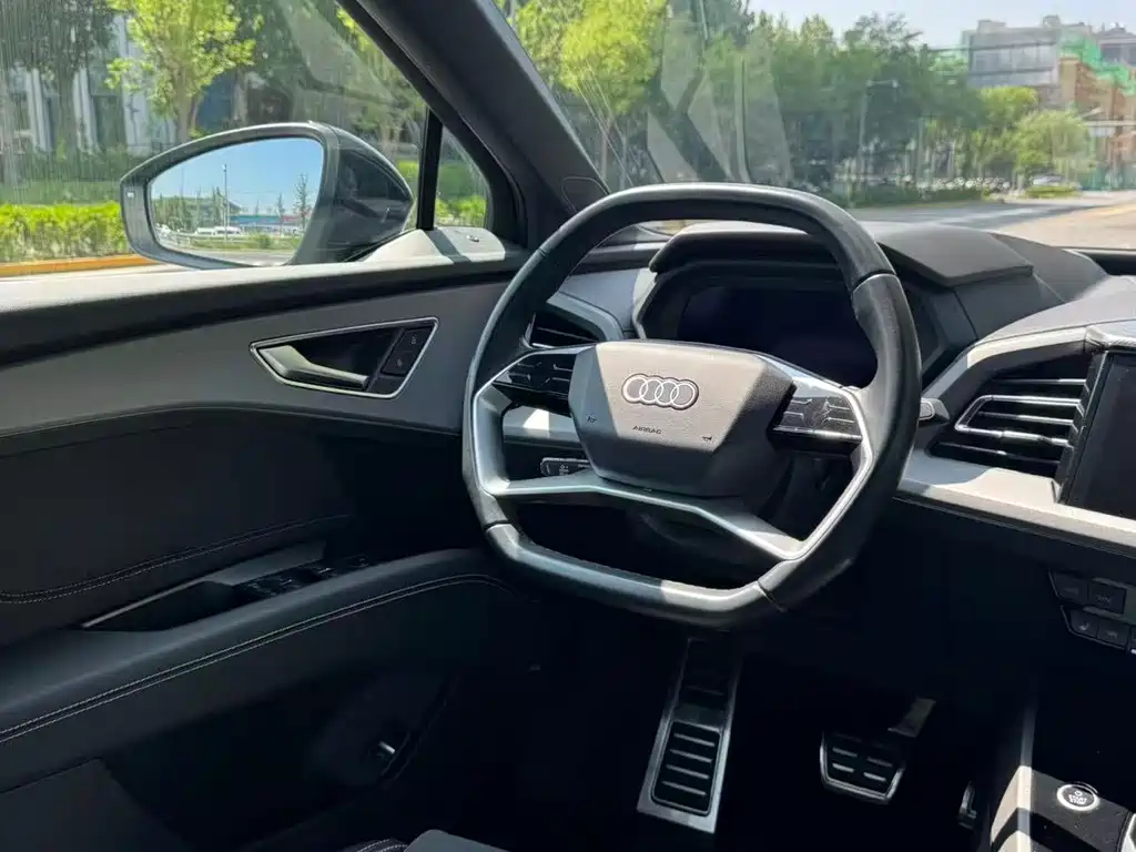 Audi Q5 e-tron — миниатюра 15