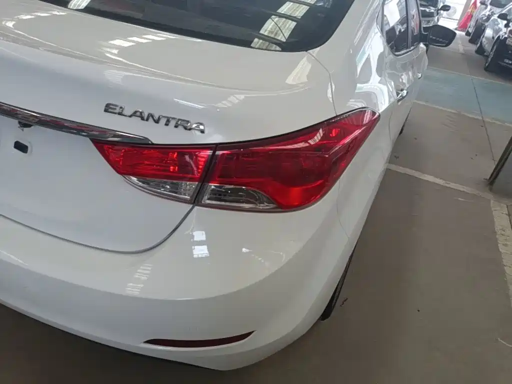 Hyundai Elantra Langdong — миниатюра 8