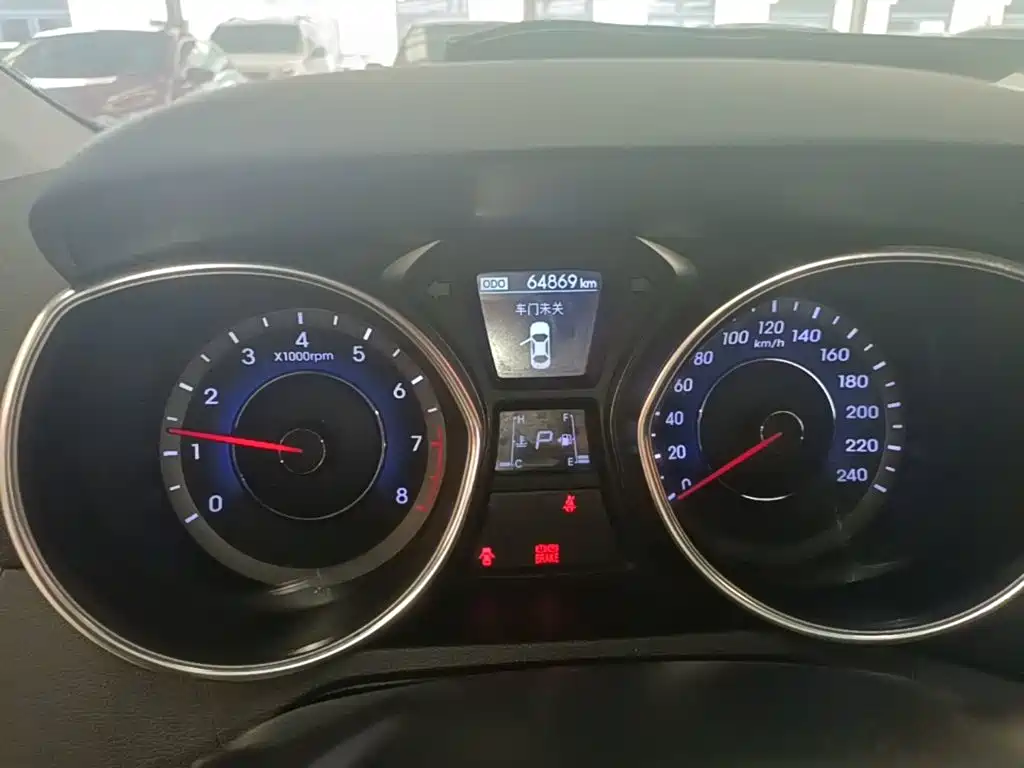 Hyundai Elantra Langdong — миниатюра 12
