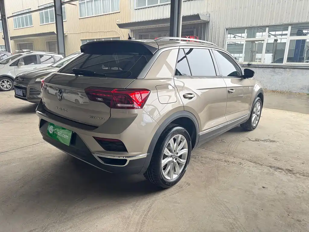 Volkswagen T-Roc — миниатюра 8