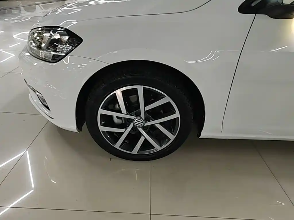 Volkswagen Golf — миниатюра 23