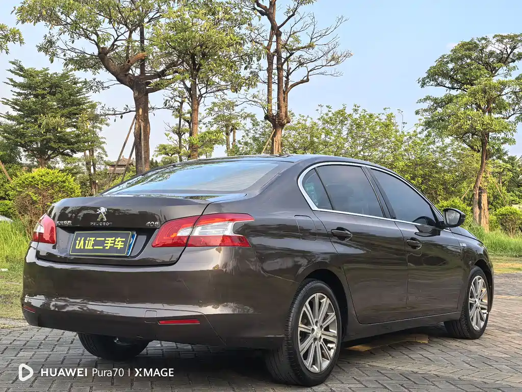 PEUGEOT 408