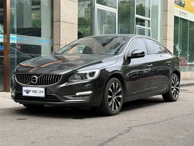VOLVO  S60 2018