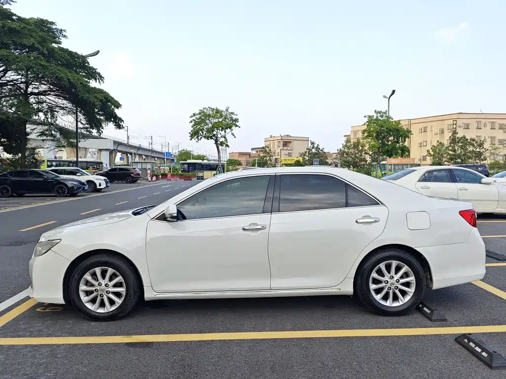 Toyota Camry 2013 2.0G Comfort