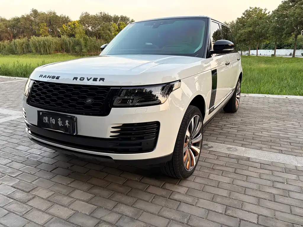 Range Rover 2022 3.0 L6 400PS Heritage Extended Classic Edition