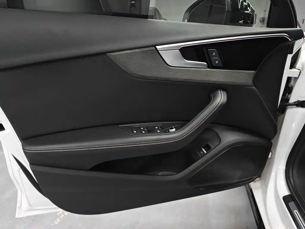 Audi A4L — миниатюра 11