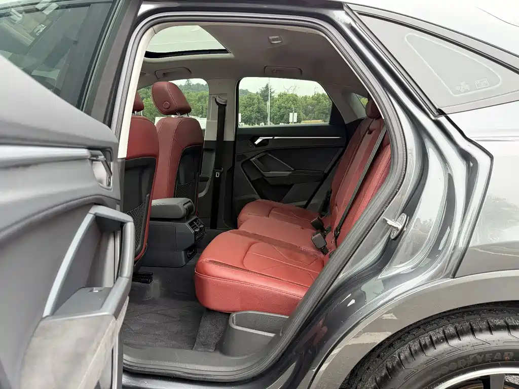 Audi Q3 Sportback — миниатюра 16
