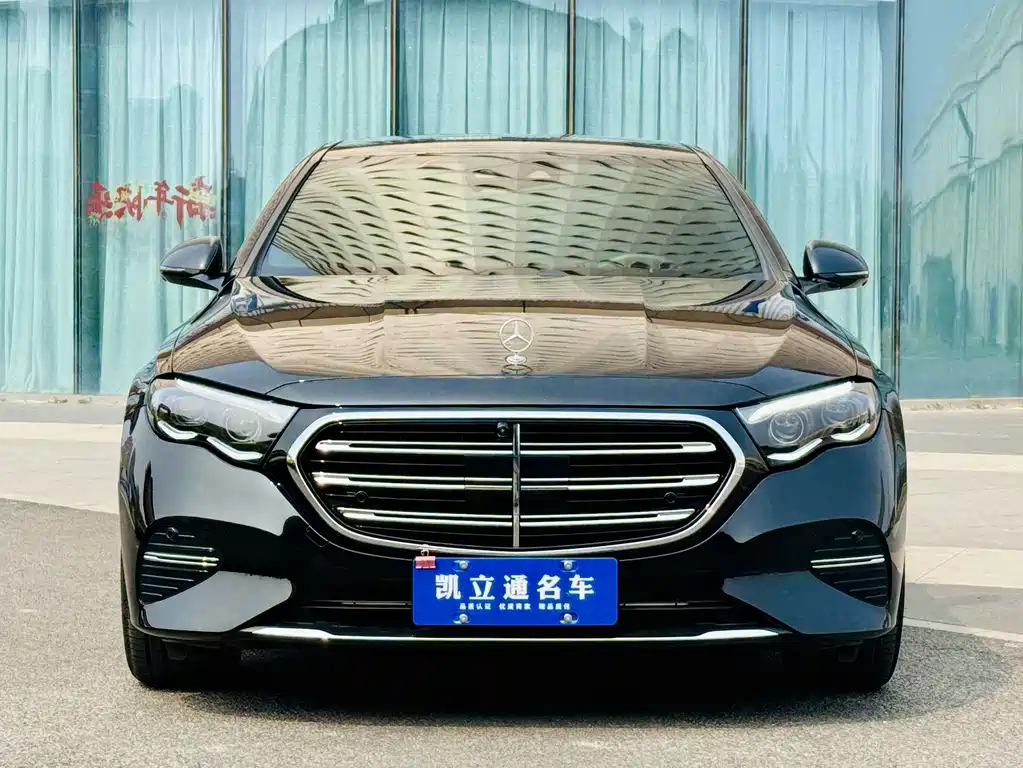 Mercedes-Benz E-Class — миниатюра 2