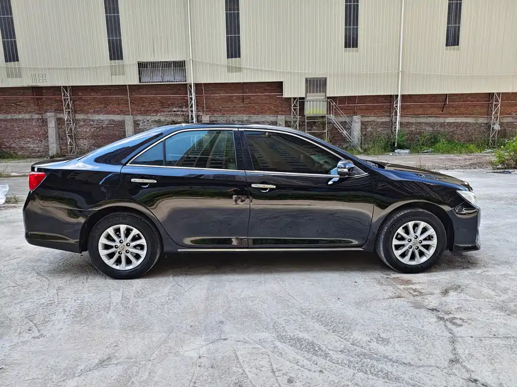 Toyota Camry — миниатюра 11