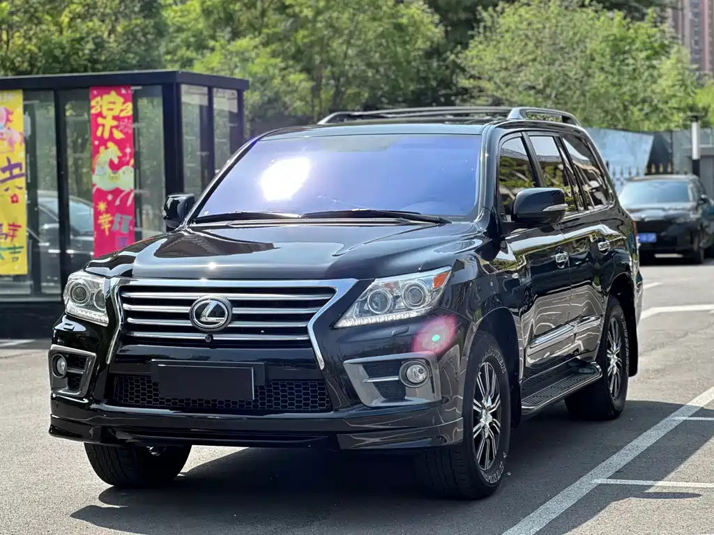 Lexus LX 2011