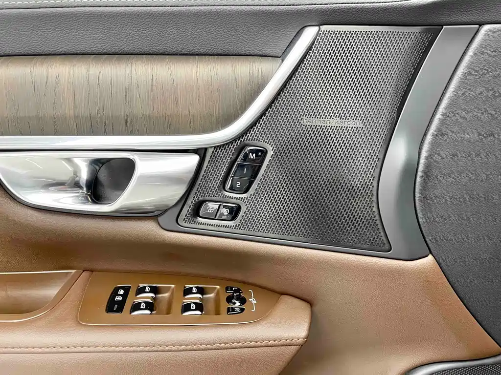 Volvo S90 2023 B5 Luxury
