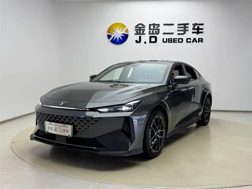 Changan UNI-V iDD 2024