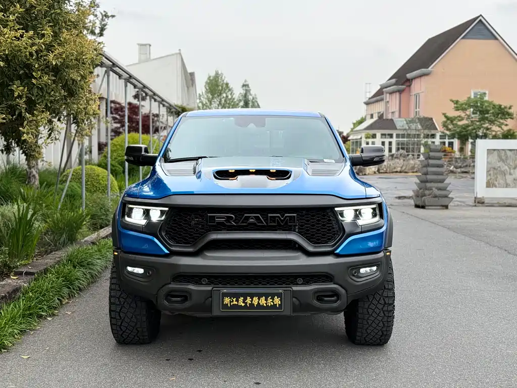 Ram Trucks 2024 6.2L AT