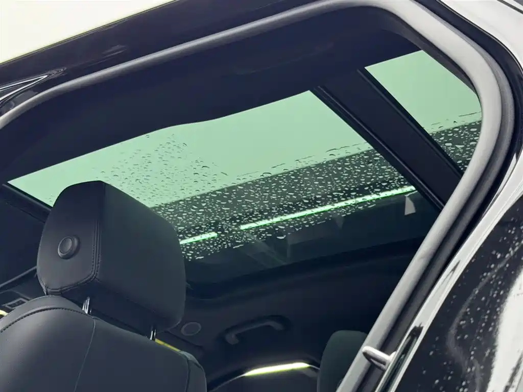 Land Rover Range Rover Velar 2025 Dynamic SE