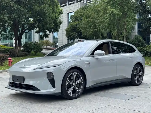 NIO ET5T