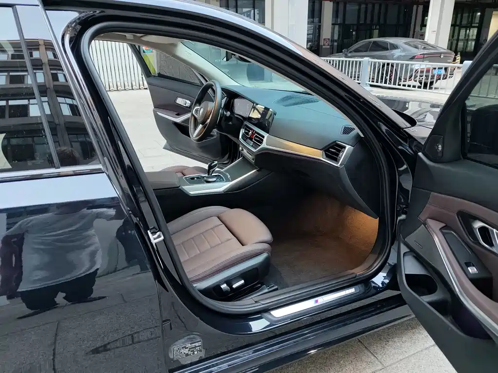 BMW 3 Series — миниатюра 11
