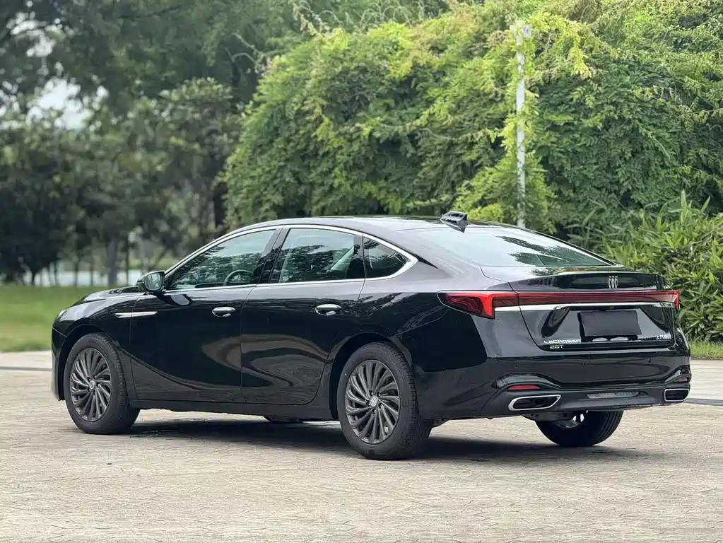 Buick LaCrosse — миниатюра 7