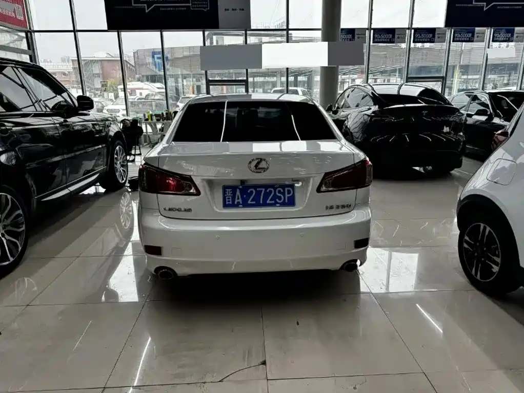 Lexus IS — миниатюра 5