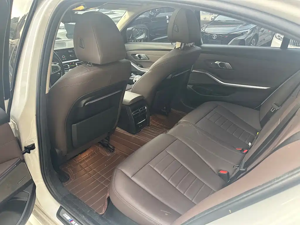 BMW 3 Series — миниатюра 8