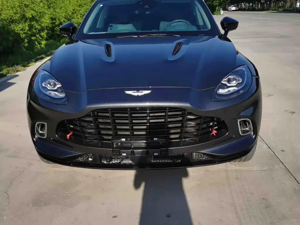 Aston Martin DBX 2021 4.0T V8