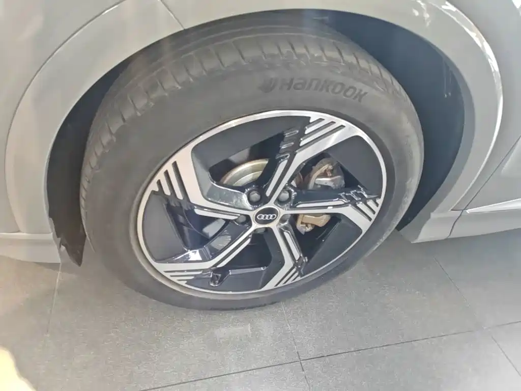 Audi Q4 e-tron — миниатюра 23