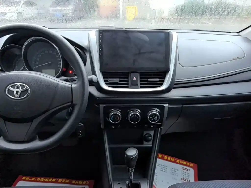 Toyota Yaris L — миниатюра 13