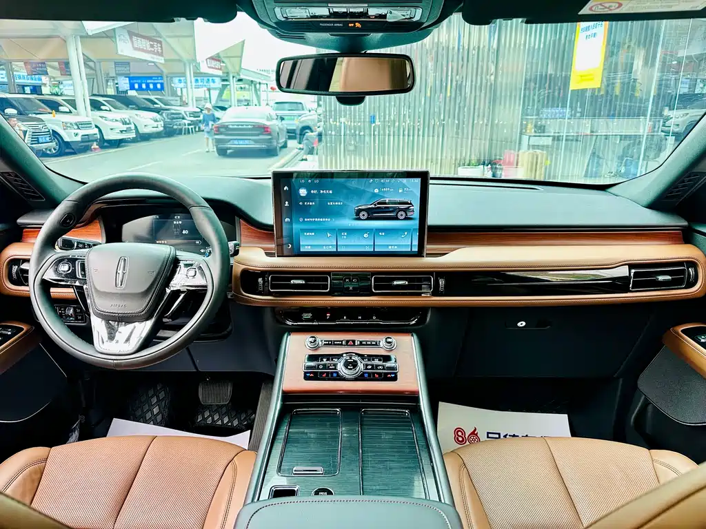 Lincoln Aviator 2023 3.0T V6 мест