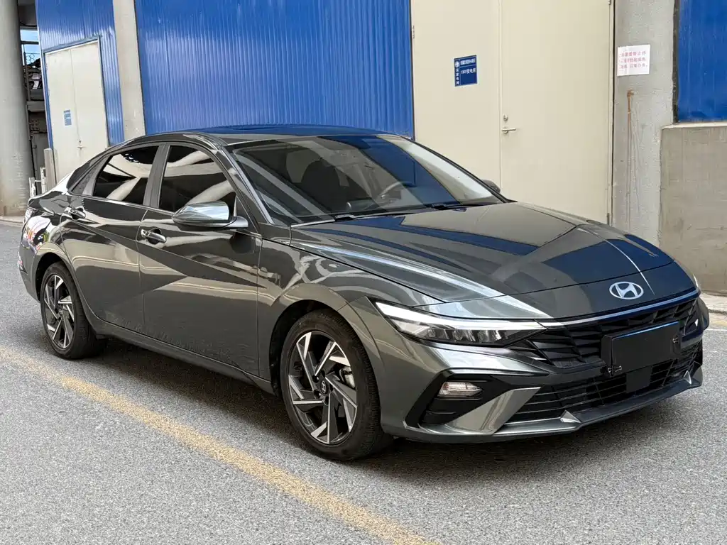 Hyundai Elantra — миниатюра 3