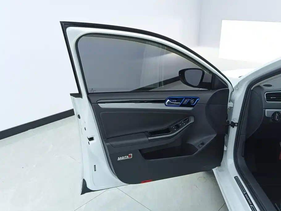 Volkswagen Sagitar — миниатюра 7