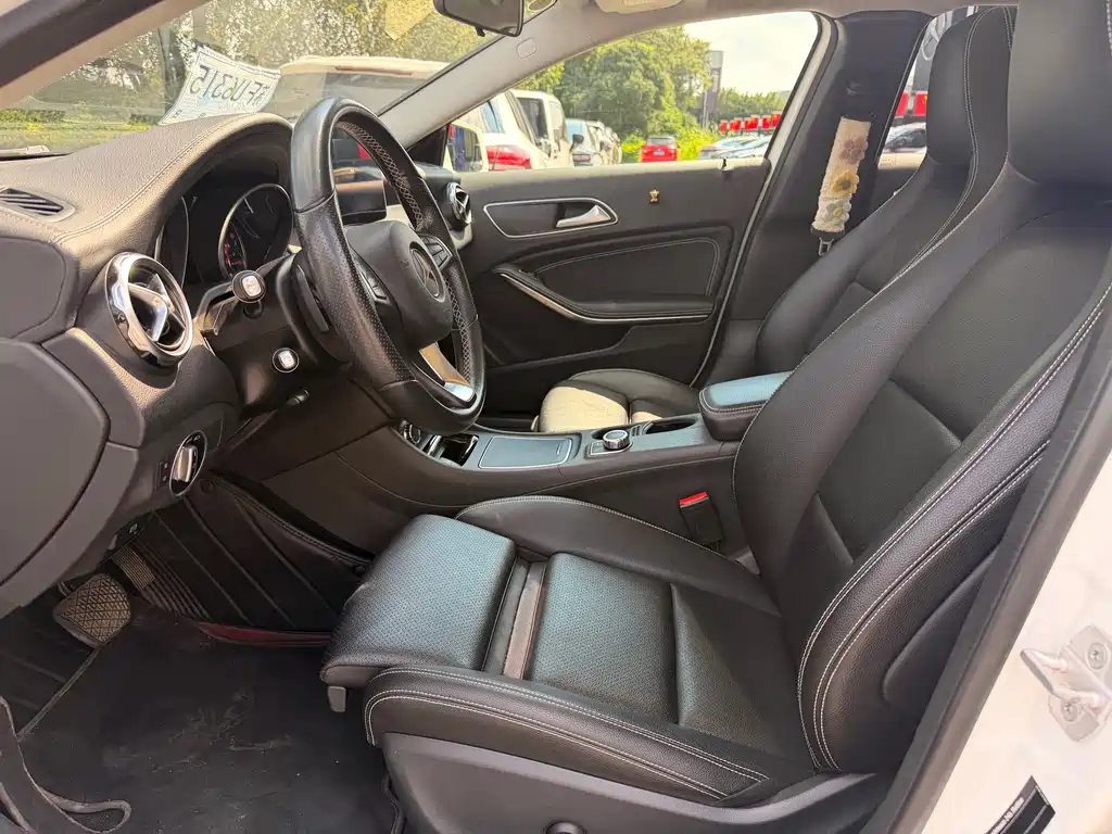 Mercedes-Benz GLA — миниатюра 10